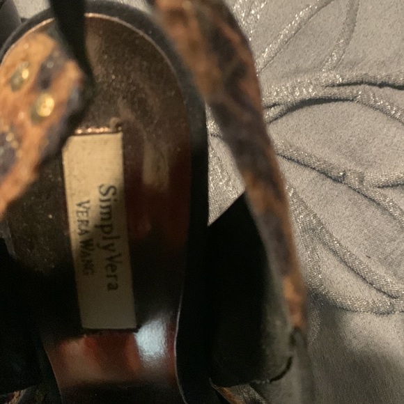 Vera Wang wedge animal print heels size 6 - Picture 5 of 5